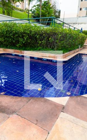Apartamento à venda com 70m², 3 quartos e sem vagaÁrea comum - Piscina
