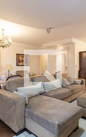 Apartamento à venda com 220m², 4 quartos e 3 vagas Apartamento à venda com 220m², 4 quartos e 3 vagasSala