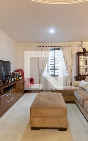 Apartamento à venda com 220m², 4 quartos e 3 vagas Apartamento à venda com 220m², 4 quartos e 3 vagasSala