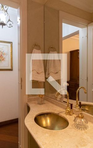 Apartamento à venda com 220m², 4 quartos e 3 vagas Apartamento à venda com 220m², 4 quartos e 3 vagasLavabo