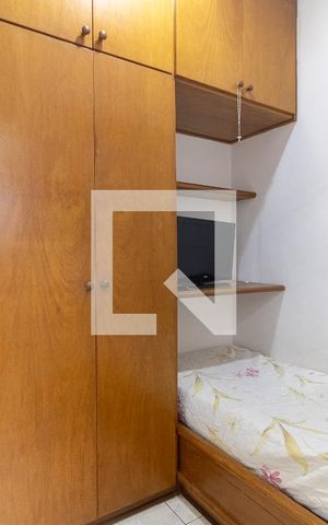 Apartamento à venda com 220m², 4 quartos e 3 vagas Apartamento à venda com 220m², 4 quartos e 3 vagasQuarto de Serviço