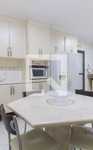 Apartamento à venda com 220m², 4 quartos e 3 vagas Apartamento à venda com 220m², 4 quartos e 3 vagasCopa da Cozinha