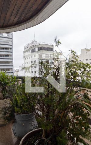 Apartamento à venda com 220m², 4 quartos e 3 vagas Apartamento à venda com 220m², 4 quartos e 3 vagasVaranda da Sala
