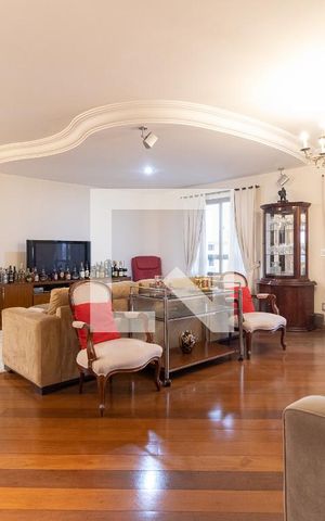Apartamento à venda com 220m², 4 quartos e 3 vagas Apartamento à venda com 220m², 4 quartos e 3 vagasSala