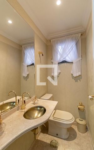 Apartamento à venda com 220m², 4 quartos e 3 vagas Apartamento à venda com 220m², 4 quartos e 3 vagasLavabo