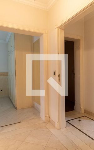 Apartamento à venda com 220m², 4 quartos e 3 vagas Apartamento à venda com 220m², 4 quartos e 3 vagasCorredor da Suíte 2