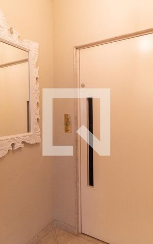 Apartamento à venda com 220m², 4 quartos e 3 vagas Apartamento à venda com 220m², 4 quartos e 3 vagasElevador Privativo