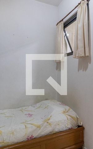 Apartamento à venda com 220m², 4 quartos e 3 vagas Apartamento à venda com 220m², 4 quartos e 3 vagasQuarto de Serviço