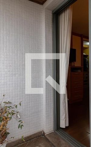Apartamento à venda com 220m², 4 quartos e 3 vagas Apartamento à venda com 220m², 4 quartos e 3 vagasVaranda da Suíte 1