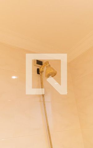 Apartamento à venda com 220m², 4 quartos e 3 vagas Apartamento à venda com 220m², 4 quartos e 3 vagasBanheiro da Suíte 2
