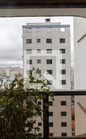 Apartamento à venda com 220m², 4 quartos e 3 vagas Apartamento à venda com 220m², 4 quartos e 3 vagasVista da Sala