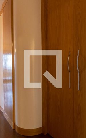Apartamento à venda com 220m², 4 quartos e 3 vagas Apartamento à venda com 220m², 4 quartos e 3 vagasSuíte 1