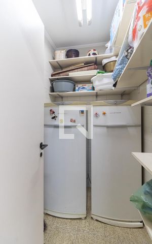Apartamento à venda com 220m², 4 quartos e 3 vagas Apartamento à venda com 220m², 4 quartos e 3 vagasDispensa