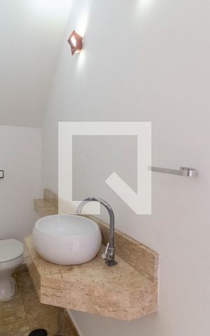 Casa à venda com 170m², 3 quartos e 2 vagas Casa à venda com 170m², 3 quartos e 2 vagasLavabo