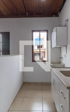 Casa para alugar com 40m², 1 quarto e sem vaga Casa para alugar com 40m², 1 quarto e sem vagaCozinha