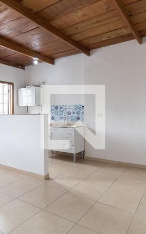 Casa para alugar com 40m², 1 quarto e sem vaga Casa para alugar com 40m², 1 quarto e sem vagaSala