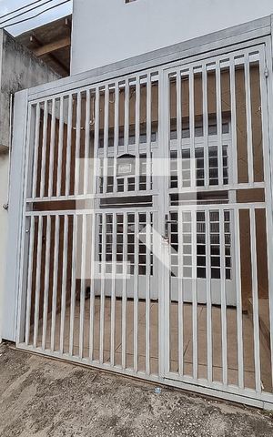 Casa para alugar com 40m², 1 quarto e sem vaga Casa para alugar com 40m², 1 quarto e sem vagaFachada