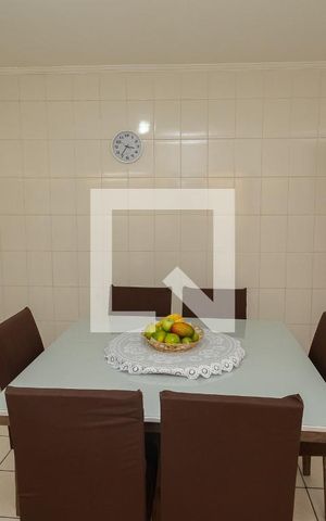 Casa à venda com 176m², 2 quartos e 3 vagas Casa à venda com 176m², 2 quartos e 3 vagasCozinha