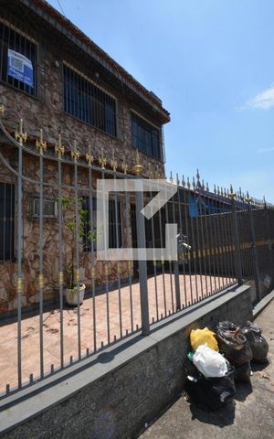Casa de condomínio à venda com 300m², 5 quartos e 5 vagasFachada