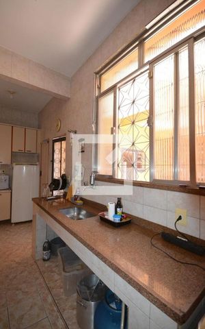 Casa de condomínio à venda com 300m², 5 quartos e 5 vagasCozinha
