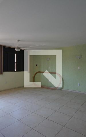 Casa de condomínio à venda com 300m², 5 quartos e 5 vagasSuite  2