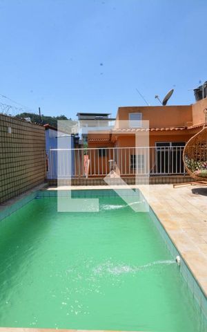 Casa de condomínio à venda com 300m², 5 quartos e 5 vagasPiscina