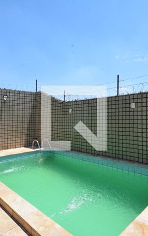 Casa de condomínio à venda com 300m², 5 quartos e 5 vagasPiscina