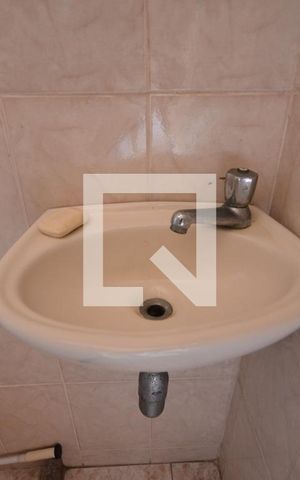 Casa de condomínio à venda com 300m², 5 quartos e 5 vagasBanheiro de serviço