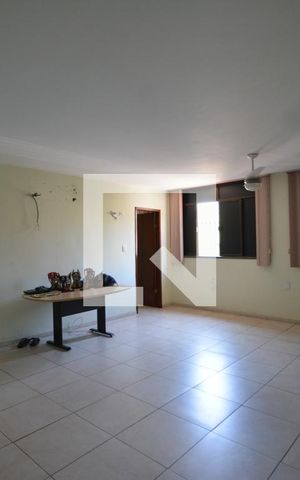 Casa de condomínio à venda com 300m², 5 quartos e 5 vagasSuite  2