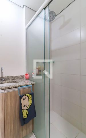 Apartamento à venda com 65m², 3 quartos e 1 vaga Apartamento à venda com 65m², 3 quartos e 1 vagaBanheiro da Suíte