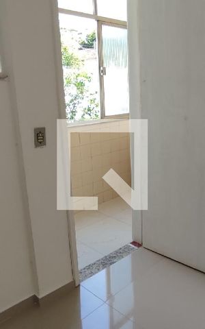 Apartamento à venda com 80m², 2 quartos e 1 vaga Apartamento à venda com 80m², 2 quartos e 1 vagaDependência de Serviço