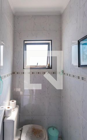 Casa à venda com 217m², 3 quartos e 5 vagas Casa à venda com 217m², 3 quartos e 5 vagasLavabo