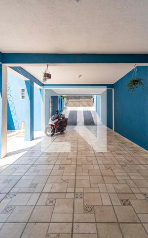 Casa à venda com 217m², 3 quartos e 5 vagas Casa à venda com 217m², 3 quartos e 5 vagasGaragem