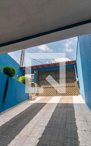 Casa à venda com 217m², 3 quartos e 5 vagas Casa à venda com 217m², 3 quartos e 5 vagasGaragem