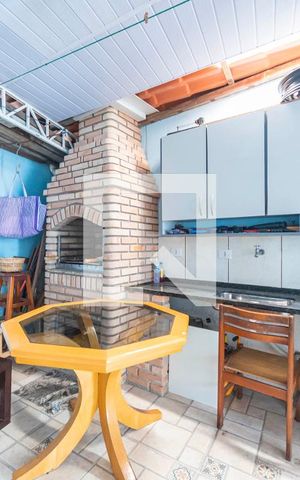 Casa à venda com 217m², 3 quartos e 5 vagas Casa à venda com 217m², 3 quartos e 5 vagasSalão e Área Gourmet