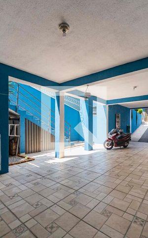 Casa à venda com 217m², 3 quartos e 5 vagas Casa à venda com 217m², 3 quartos e 5 vagasGaragem