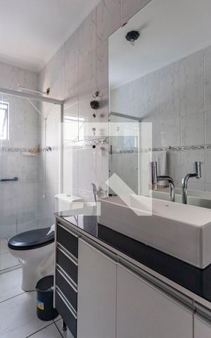 Casa à venda com 217m², 3 quartos e 5 vagas Casa à venda com 217m², 3 quartos e 5 vagasBanheiro Social