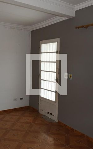 Casa à venda com 65m², 3 quartos e 2 vagasSala