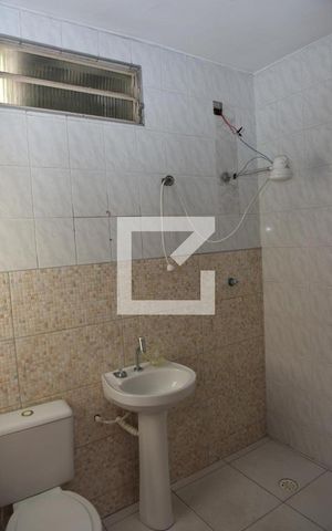 Casa à venda com 65m², 3 quartos e 2 vagasBanheiro