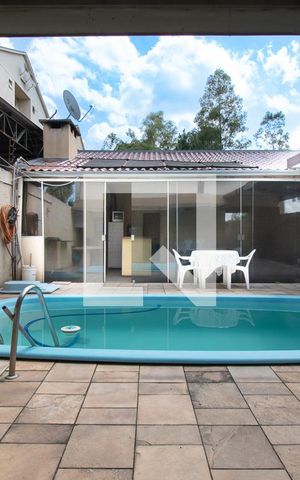 Casa à venda com 144m², 3 quartos e 5 vagas Casa à venda com 144m², 3 quartos e 5 vagaspiscina