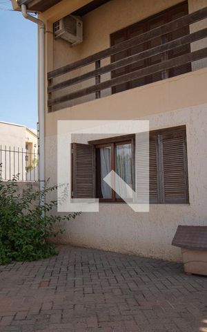 Casa à venda com 144m², 3 quartos e 5 vagas Casa à venda com 144m², 3 quartos e 5 vagaspátio frente