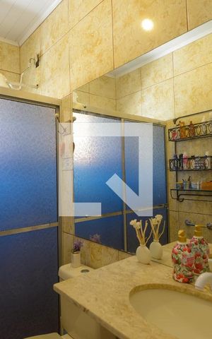 Casa à venda com 180m², 4 quartos e 4 vagas Casa à venda com 180m², 4 quartos e 4 vagasBanheiro 1