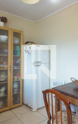 Casa à venda com 180m², 4 quartos e 4 vagas Casa à venda com 180m², 4 quartos e 4 vagasCozinha
