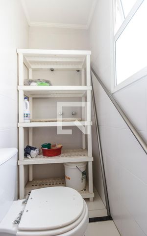 Apartamento à venda com 133m², 3 quartos e 2 vagas Apartamento à venda com 133m², 3 quartos e 2 vagasBanheiro de serviço