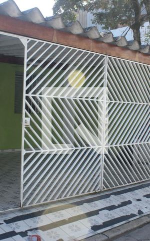 Casa à venda com 140m², 3 quartos e 2 vagasFachada