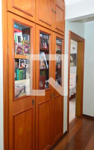 Apartamento à venda com 450m², 5 quartos e 3 vagasDetalhe corredor