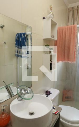Casa à venda com 400m², 5 quartos e 6 vagasBanheiro da Suíte 2