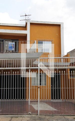 Casa à venda com 224m², 3 quartos e 2 vagasFachada