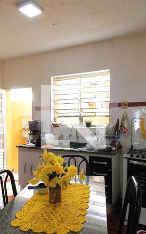 Casa à venda com 224m², 3 quartos e 2 vagasCozinha
