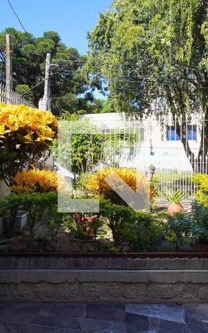 Casa à venda com 300m², 3 quartos e 4 vagasSala - Vista